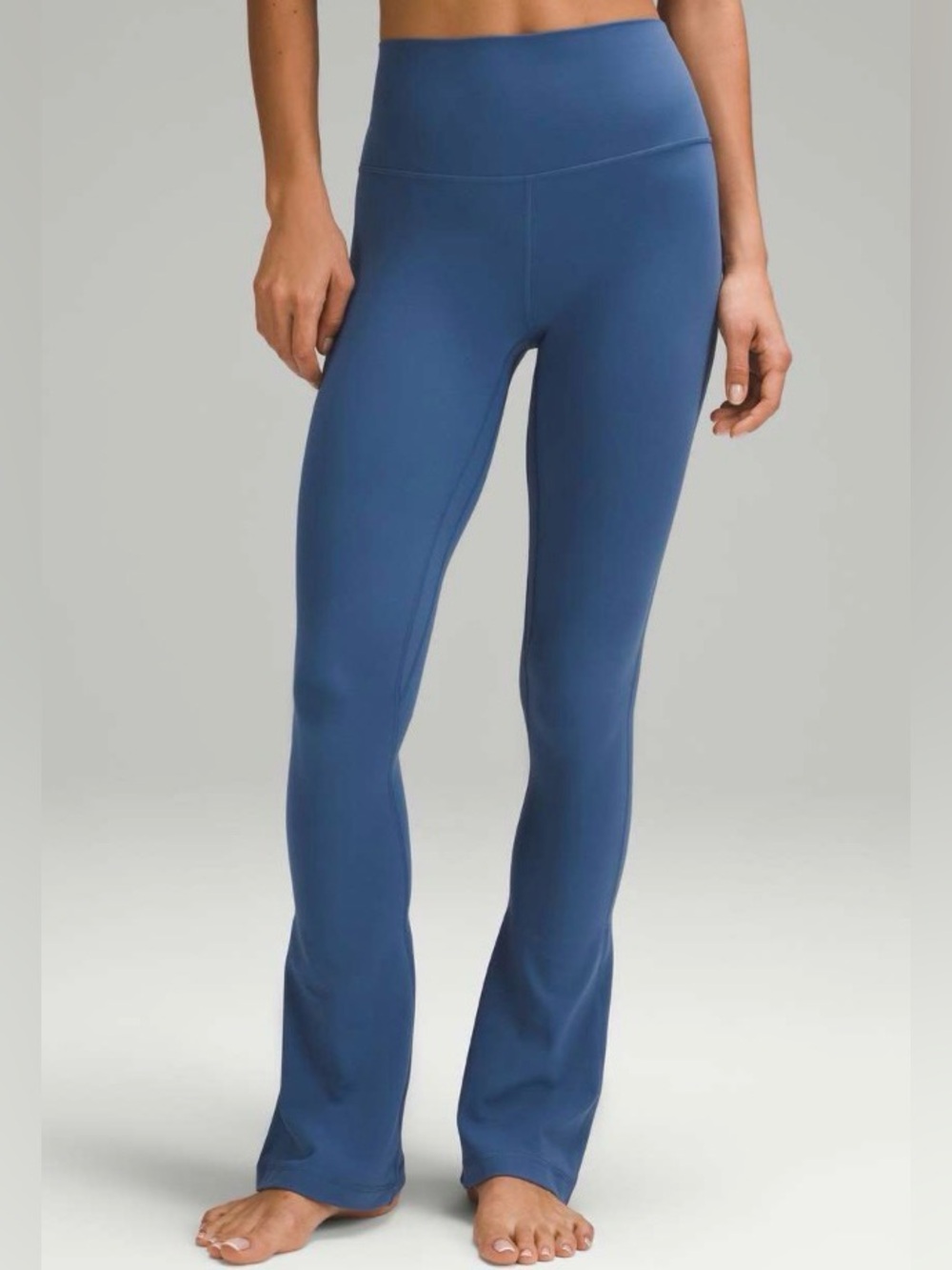 Lululemon Align High-Rise Mini-Flared Pant *Regular
- Pitch Blue - size 6 - Picture 2 of 11